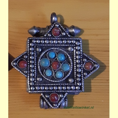 medailon_vierkant_rood